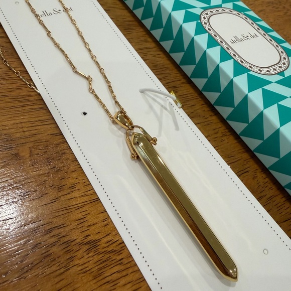 Stella & Dot Jewelry - Rebel Pendent Necklace